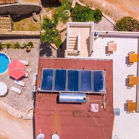 Tuebin Kueltuer Evi מלון