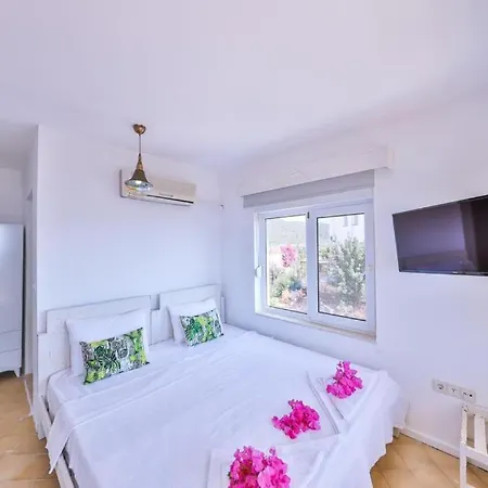 Hotel Tuebin Kueltuer Evi